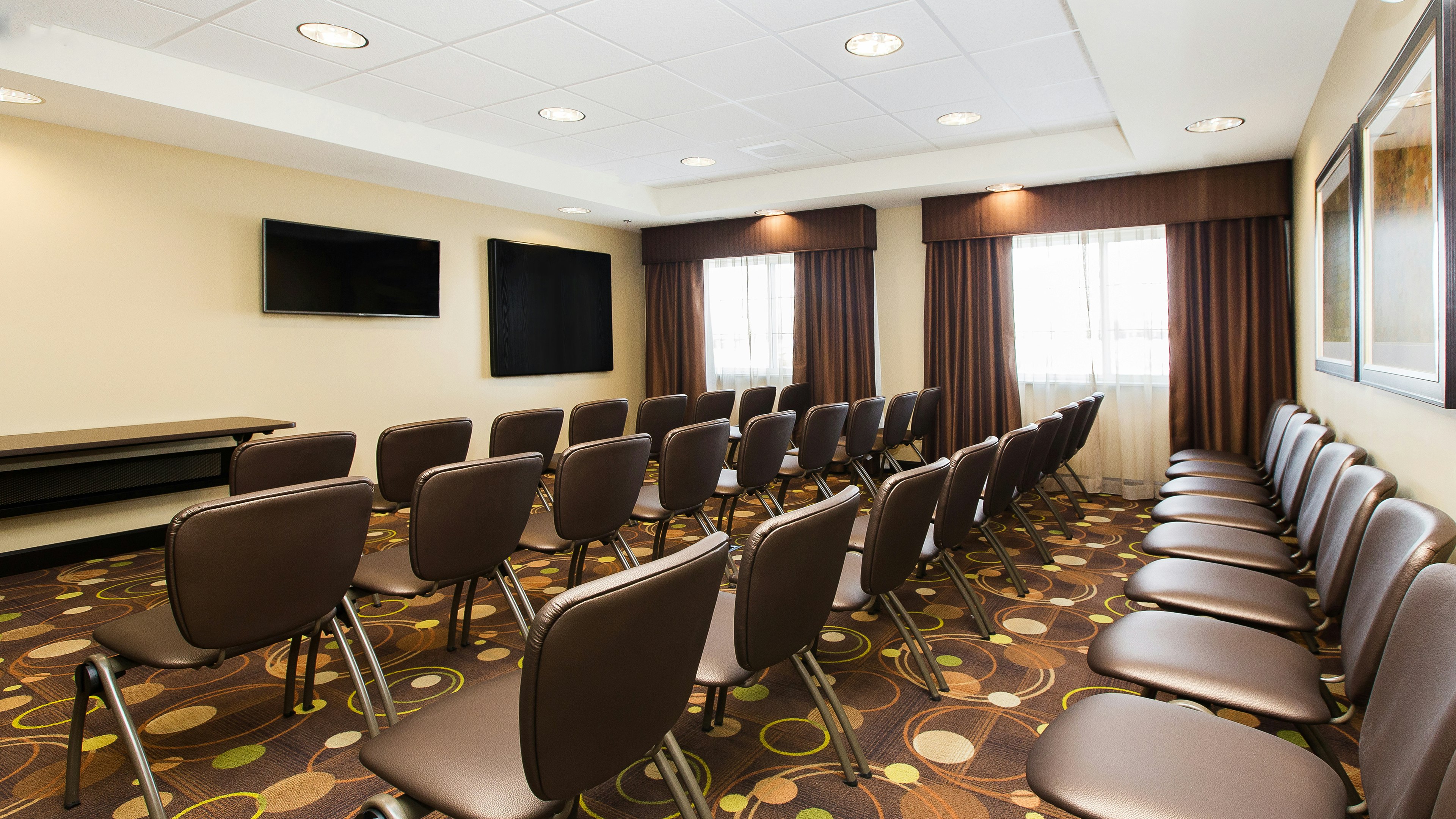 Staybridge Suites West Edmonton 67/78