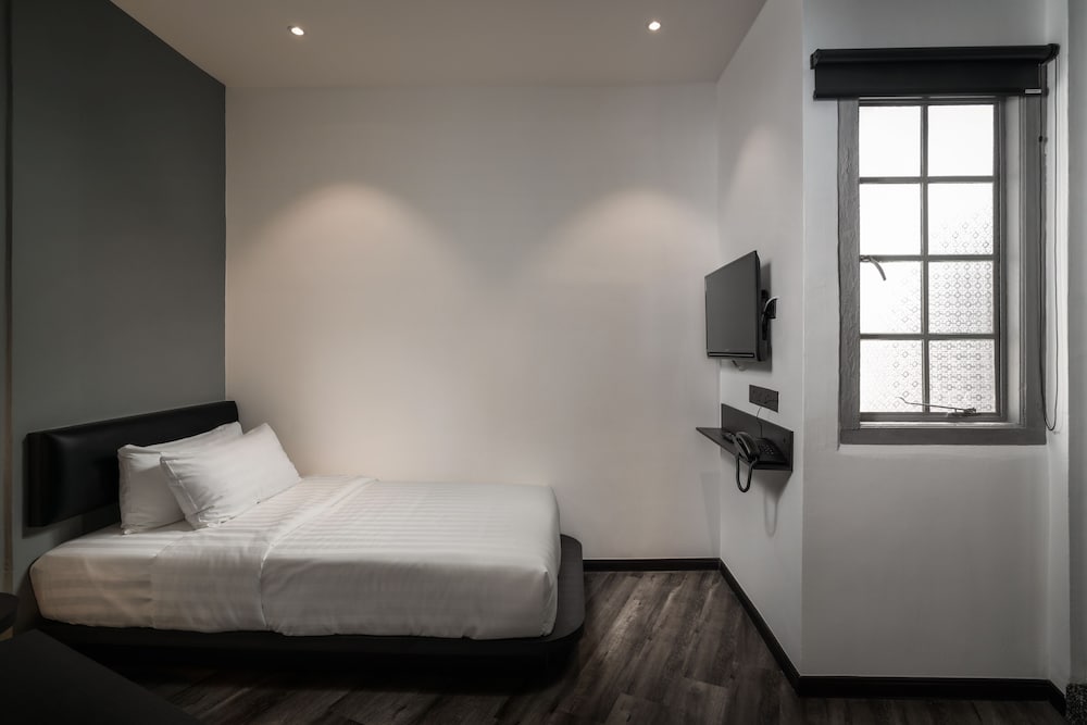 Modern Hotel Georgetown 15/45