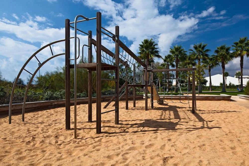Ozadi Altura Beach Resort 61/68
