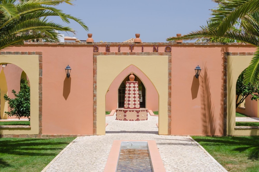 Jardim Da Meia Praia 64/72