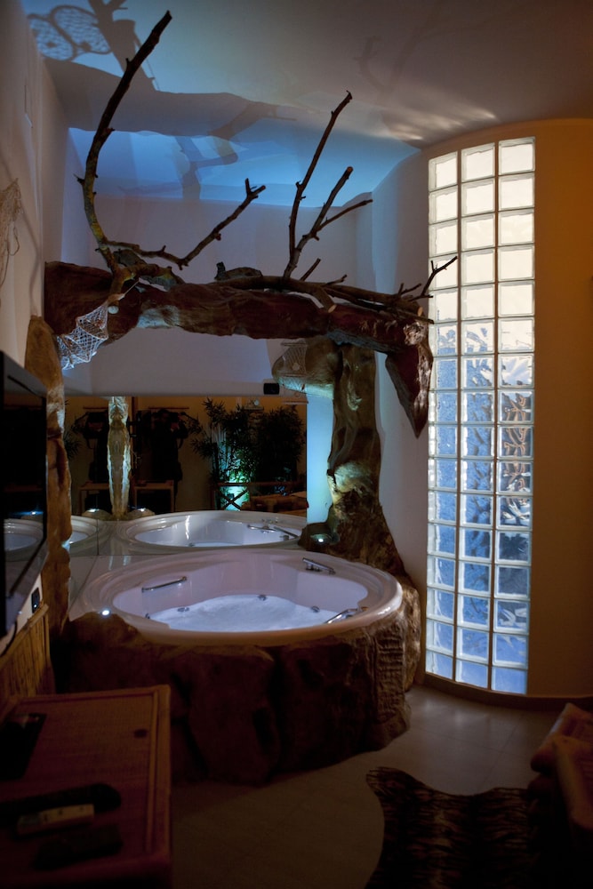 Hotel Ristorante Carosello 36/50