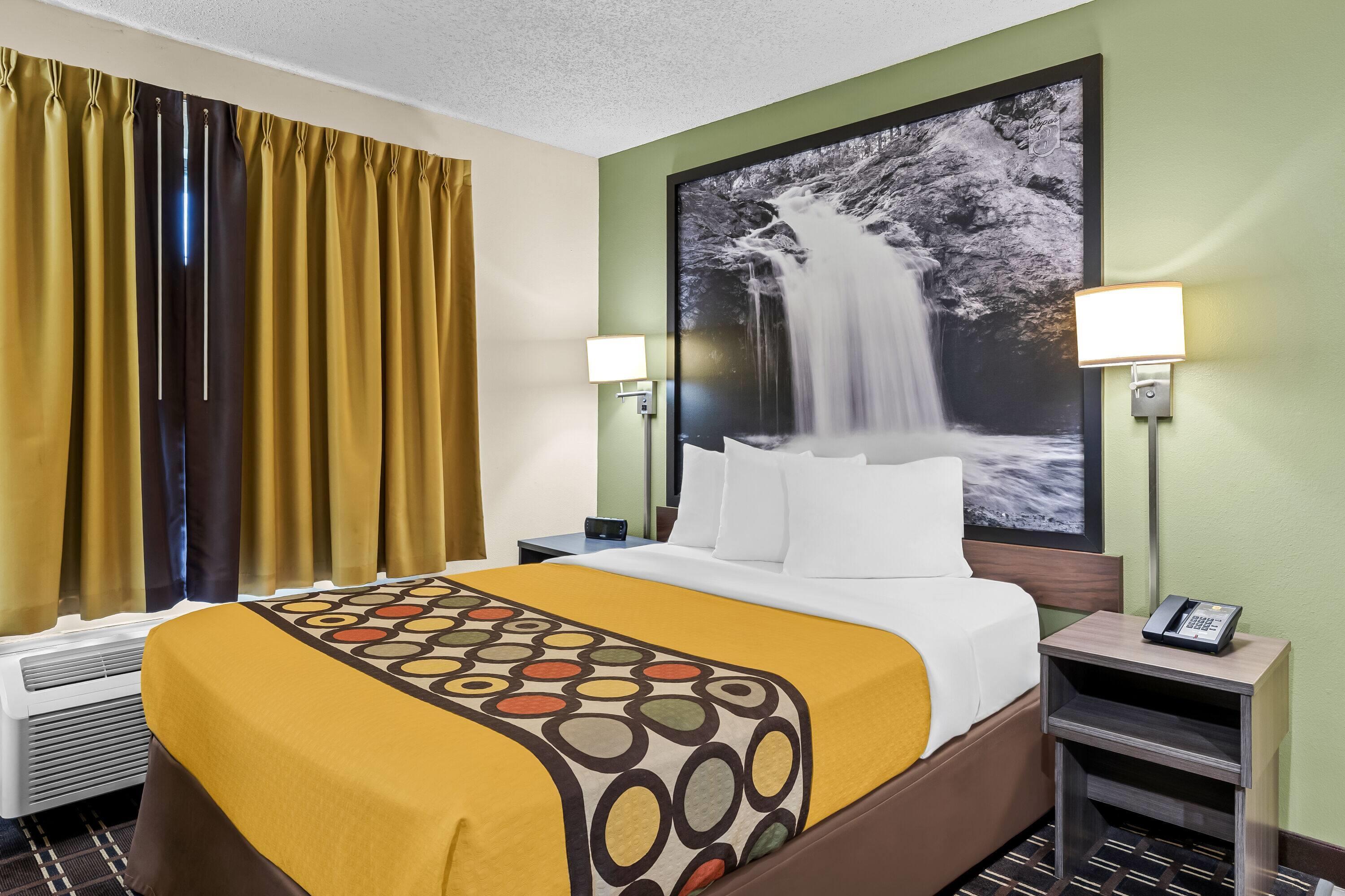 Room, Queen Bed