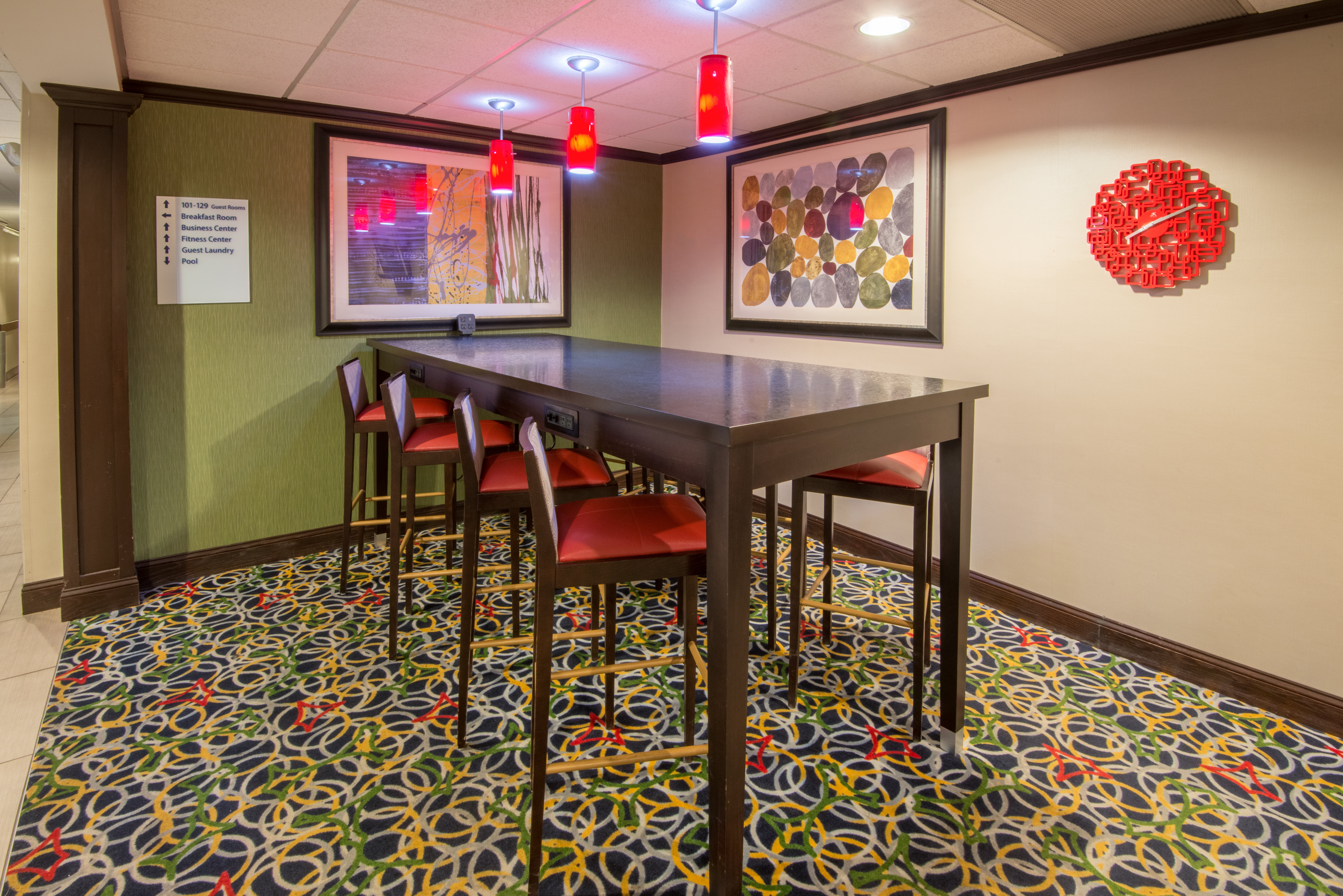 Holiday Inn Express Cleveland Airport Brookpark 40/50
