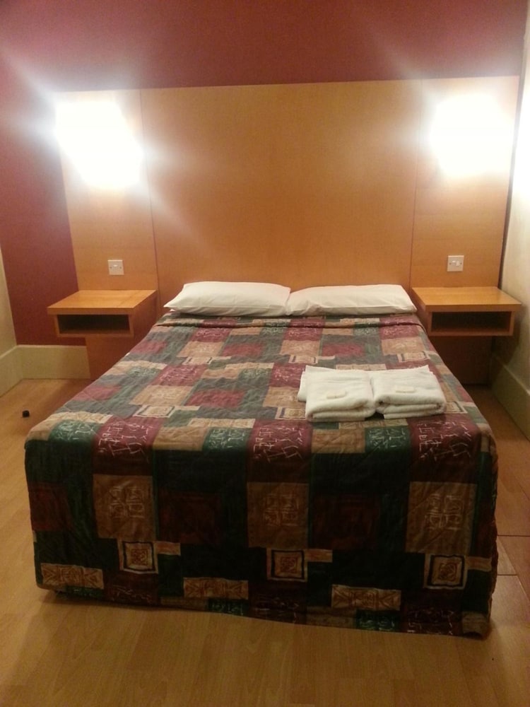 Berkeley Court Hotel 23/33