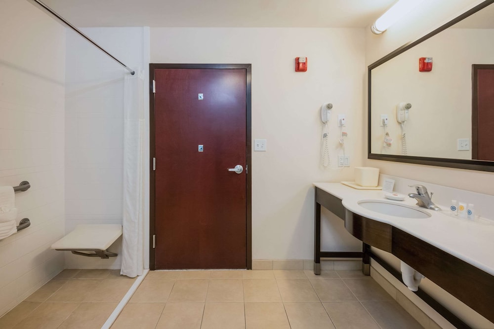 Comfort Suites Lake City 50/50