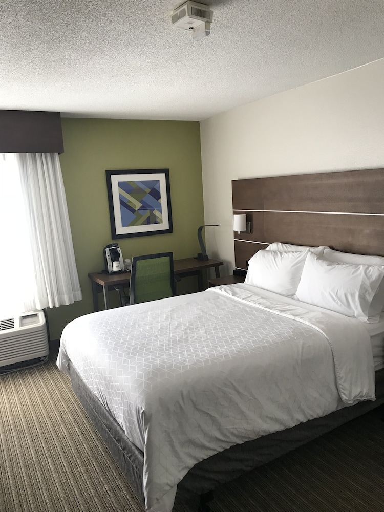 Holiday Inn Express Memphis Medical Center Midtown 16/61