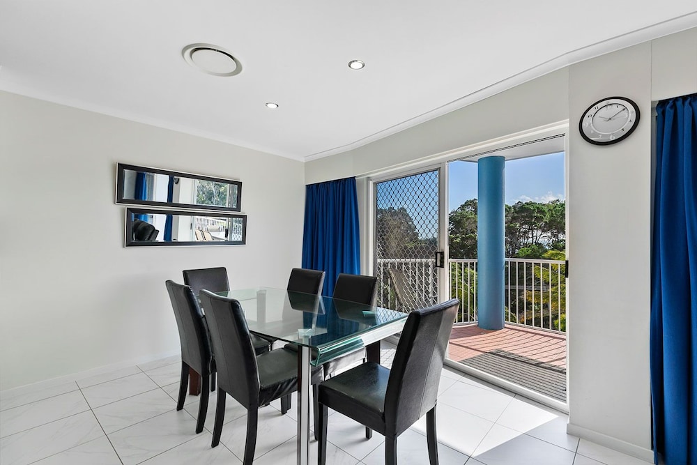 WHITE CREST LUXURY APARTMENTS 35/50
