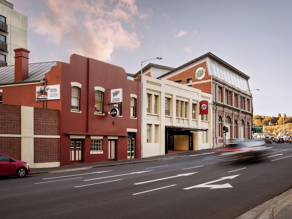 The Old Woolstore Apartment Hotel 60/63