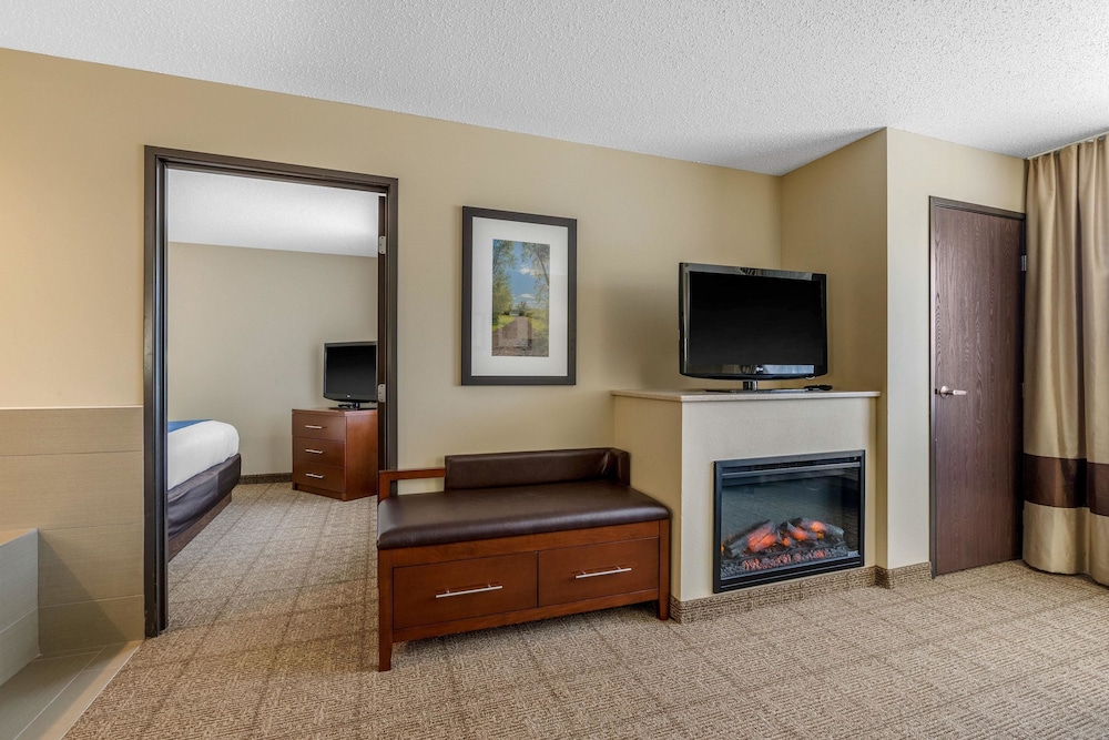 Comfort Suites Cedar Falls Industrial Park 26/34