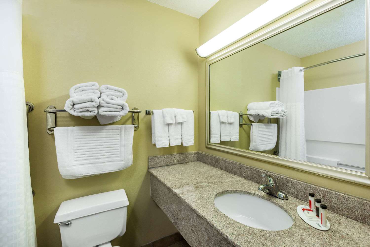 Baymont by Wyndham Fort Dodge 20/21