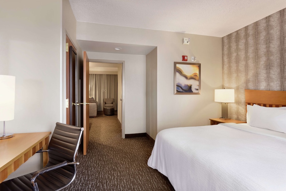 Suite, 2 Double Beds, Sofa, Kitchenette, Accessible