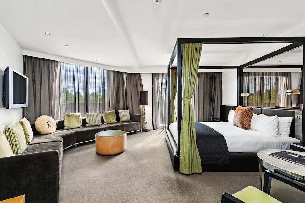 Royce Hotel 9/60