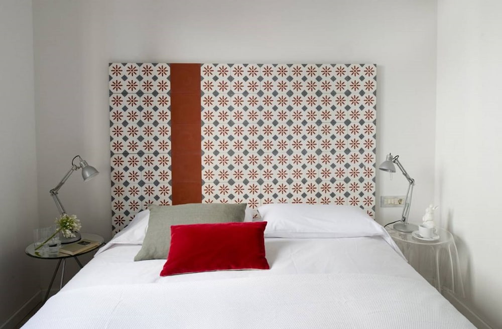 Eric Vokel Bcn Suites 15/51