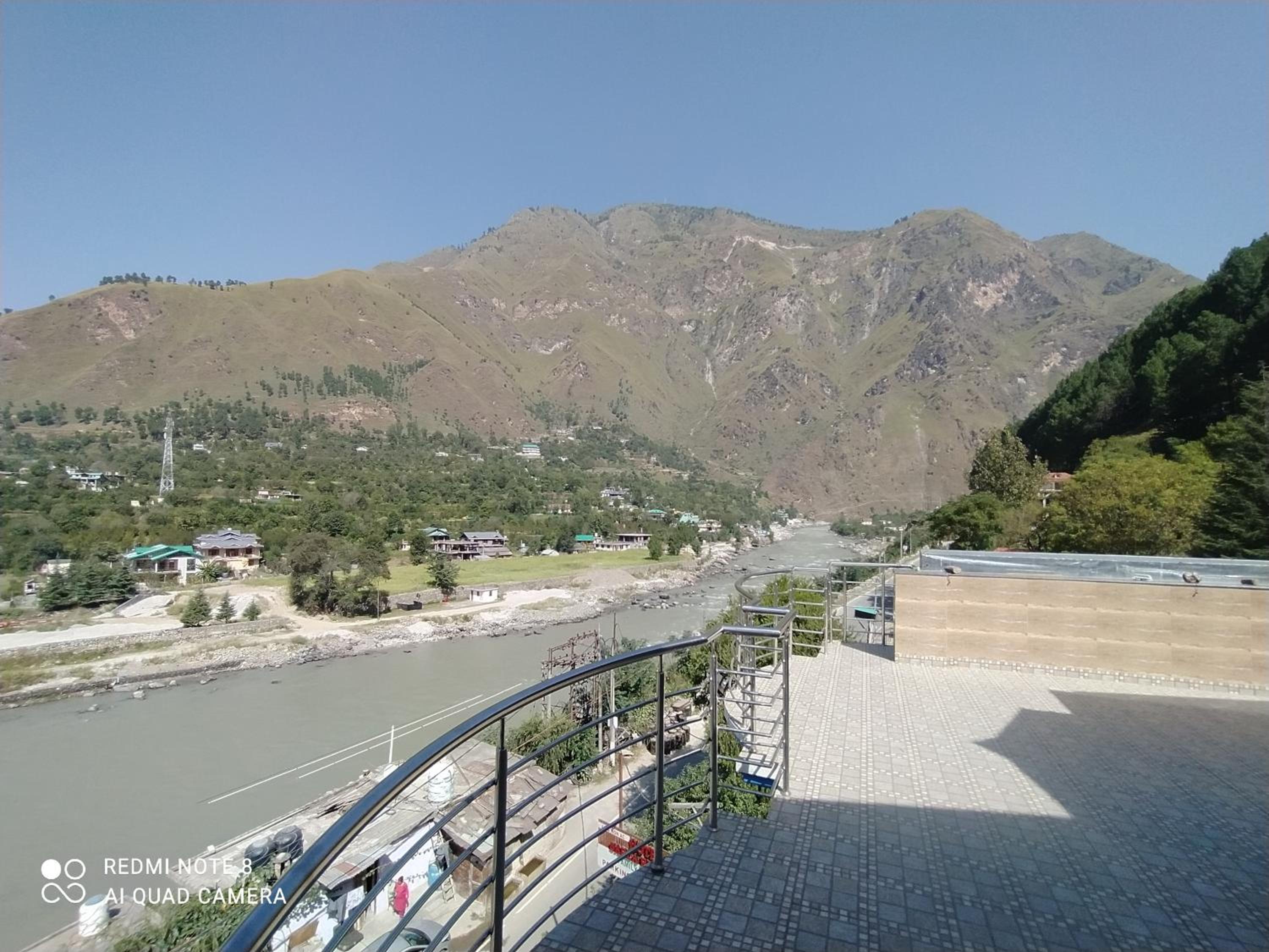Oyo 23527 Sarla Regency 38/38
