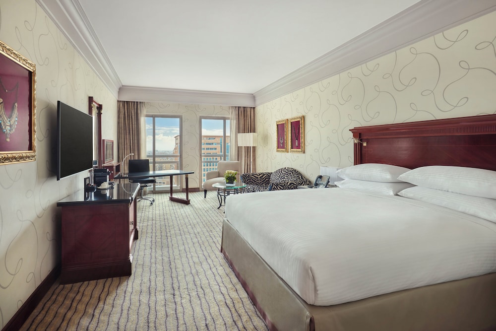 Club, King Bed, Club Lounge Access, Accessible