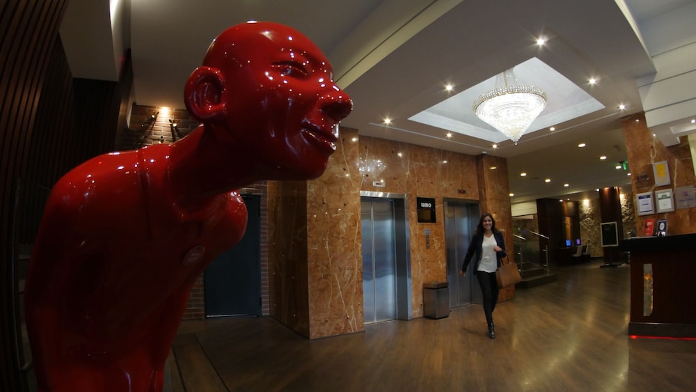 HOTEL REINA ISABEL 7/64