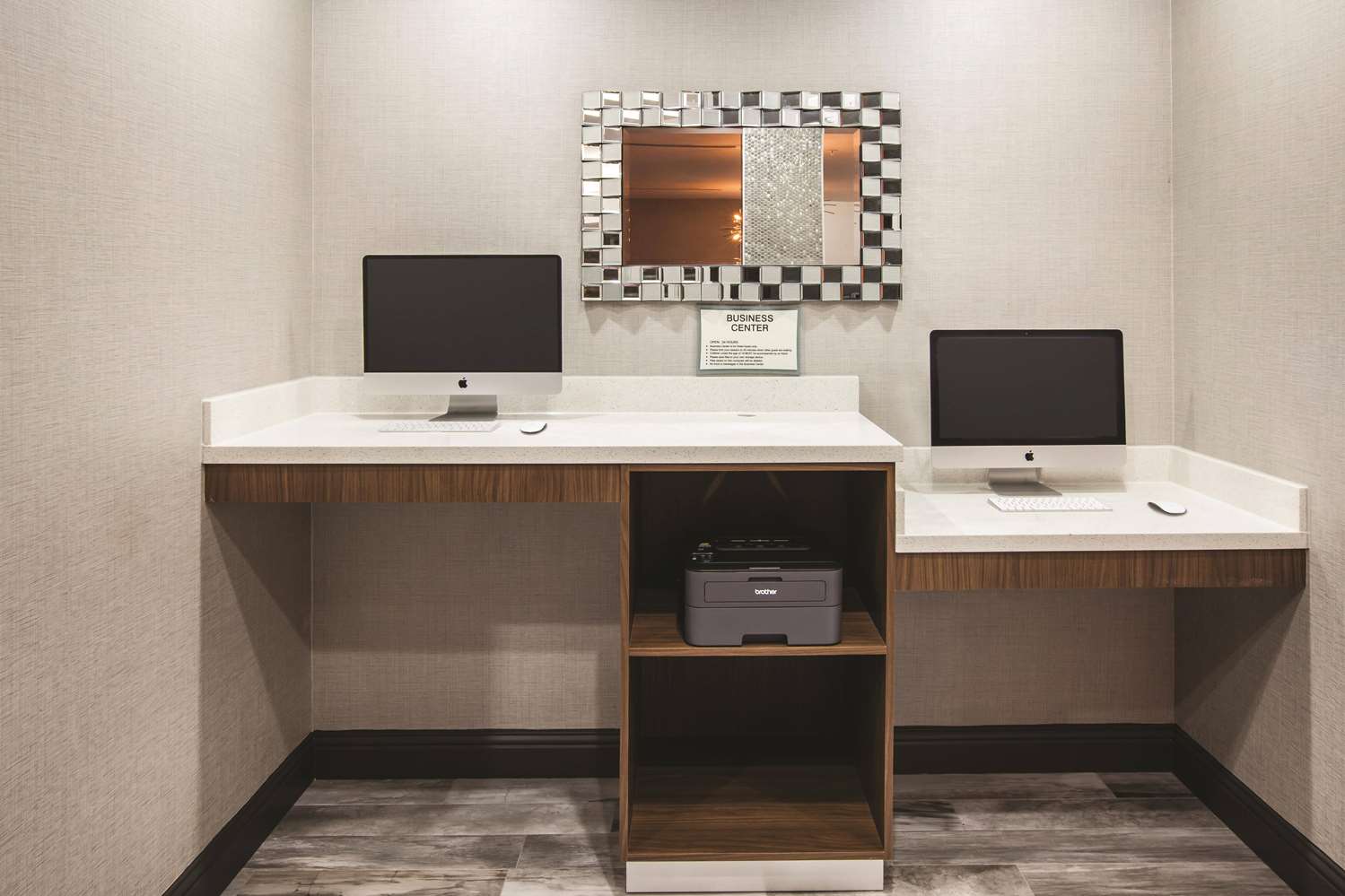 La Quinta Inn & Suites by Wyndham Baton Rouge - Port Allen 15/18