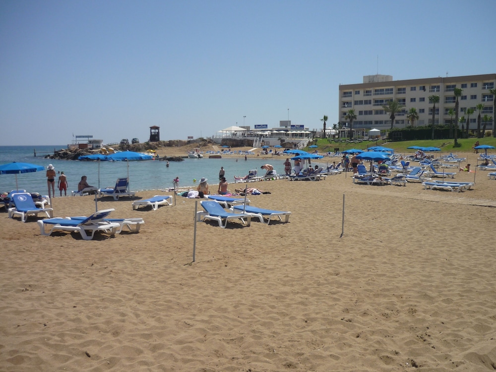 Penelope Beach Hotel 72/77