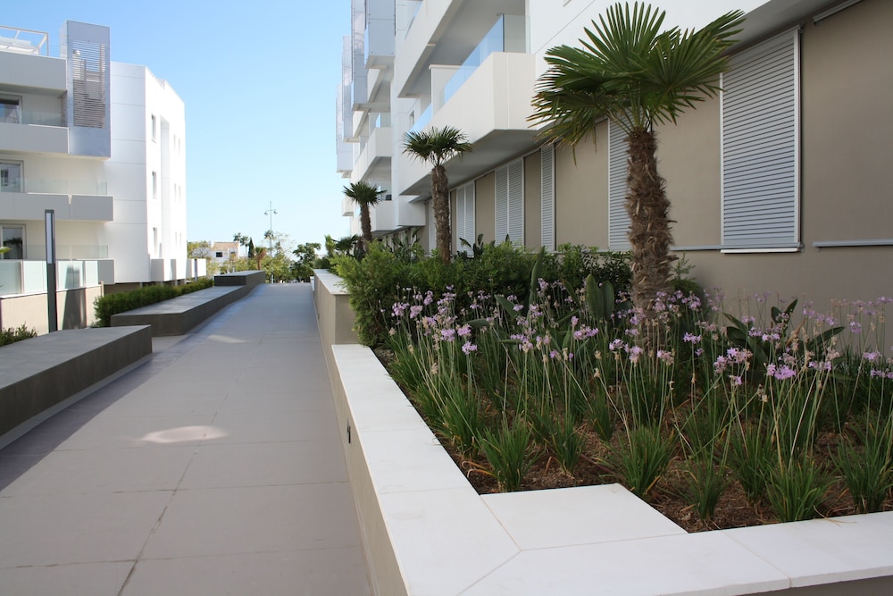 Aqua Apartments Marbella 75/80