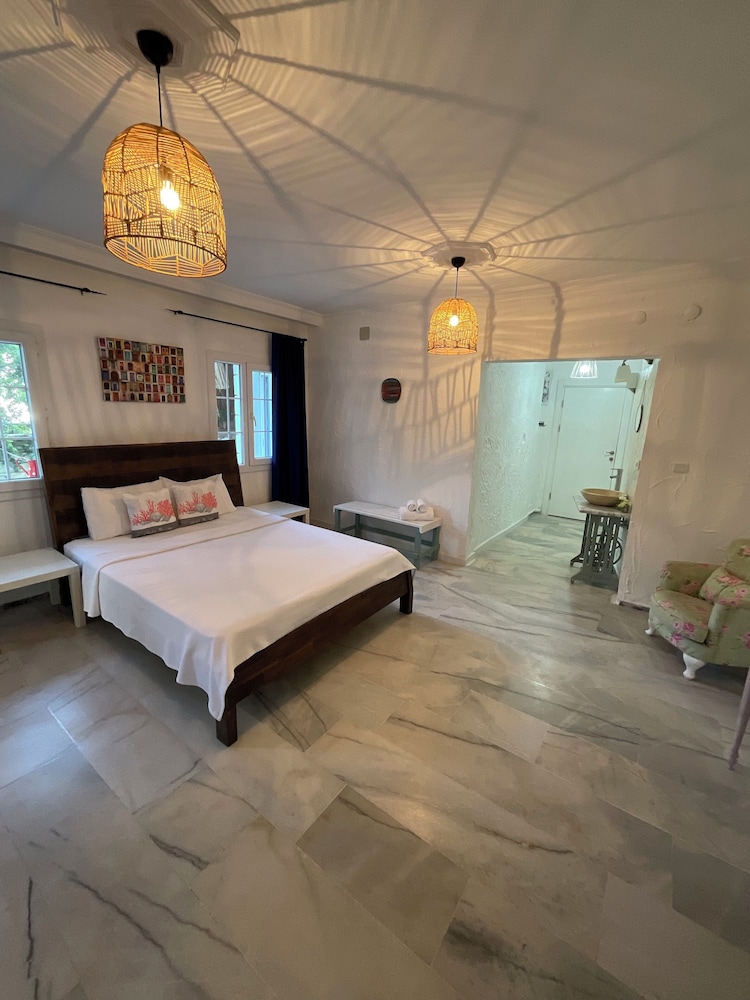 Temucin Hotel 9/34