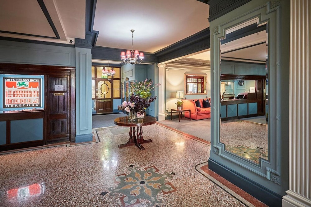 Green Dragon Hotel 42/49