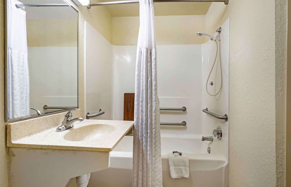 Extended Stay America - Princeton - South Brunswick 48/52