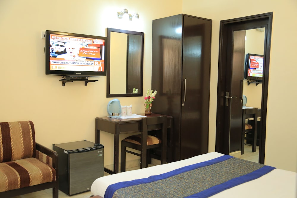 Sundeep Inn 28/46