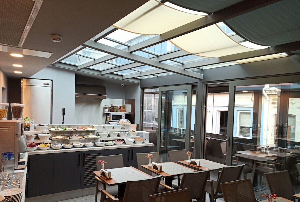 Triada Hotel Karakoy 50/65