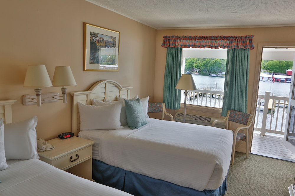 Aqua, 2 Double Beds, Beach Front