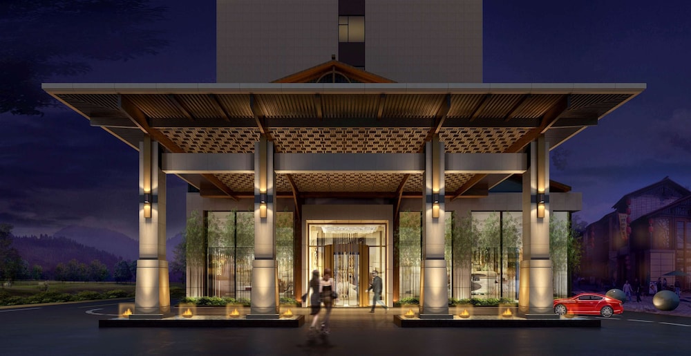 Hilton Garden Inn Nujiang 1/27