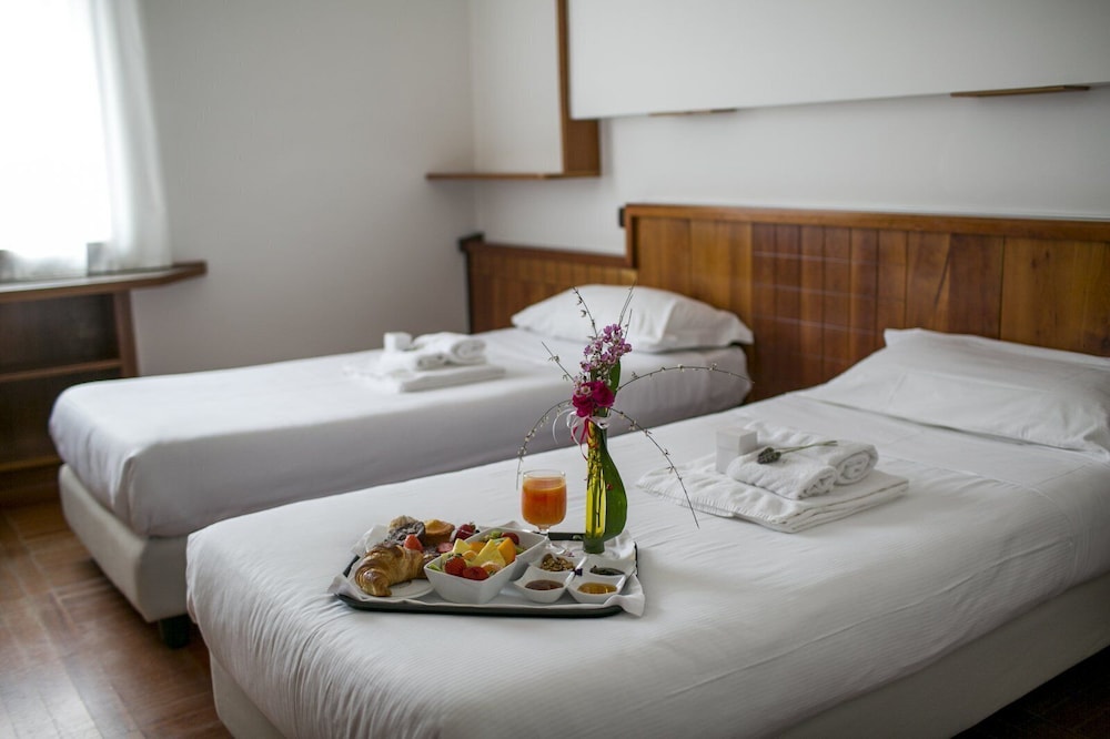 Best Western Hotel Carlo Felice 16/56