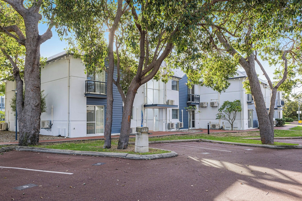 MANDURAH QUAY RESORT 63/72