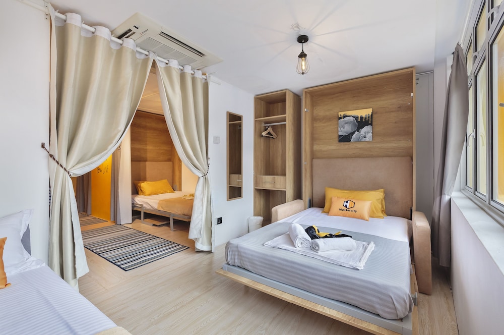 MIXED DORM, TRIPLE