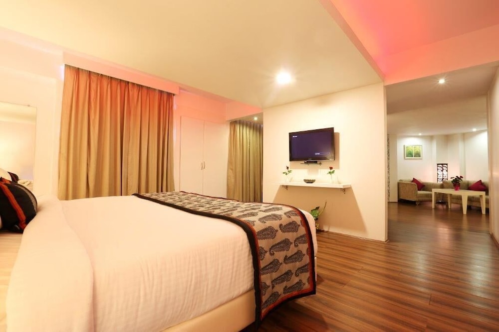 GOLDEN TULIP JAIPUR 9/50
