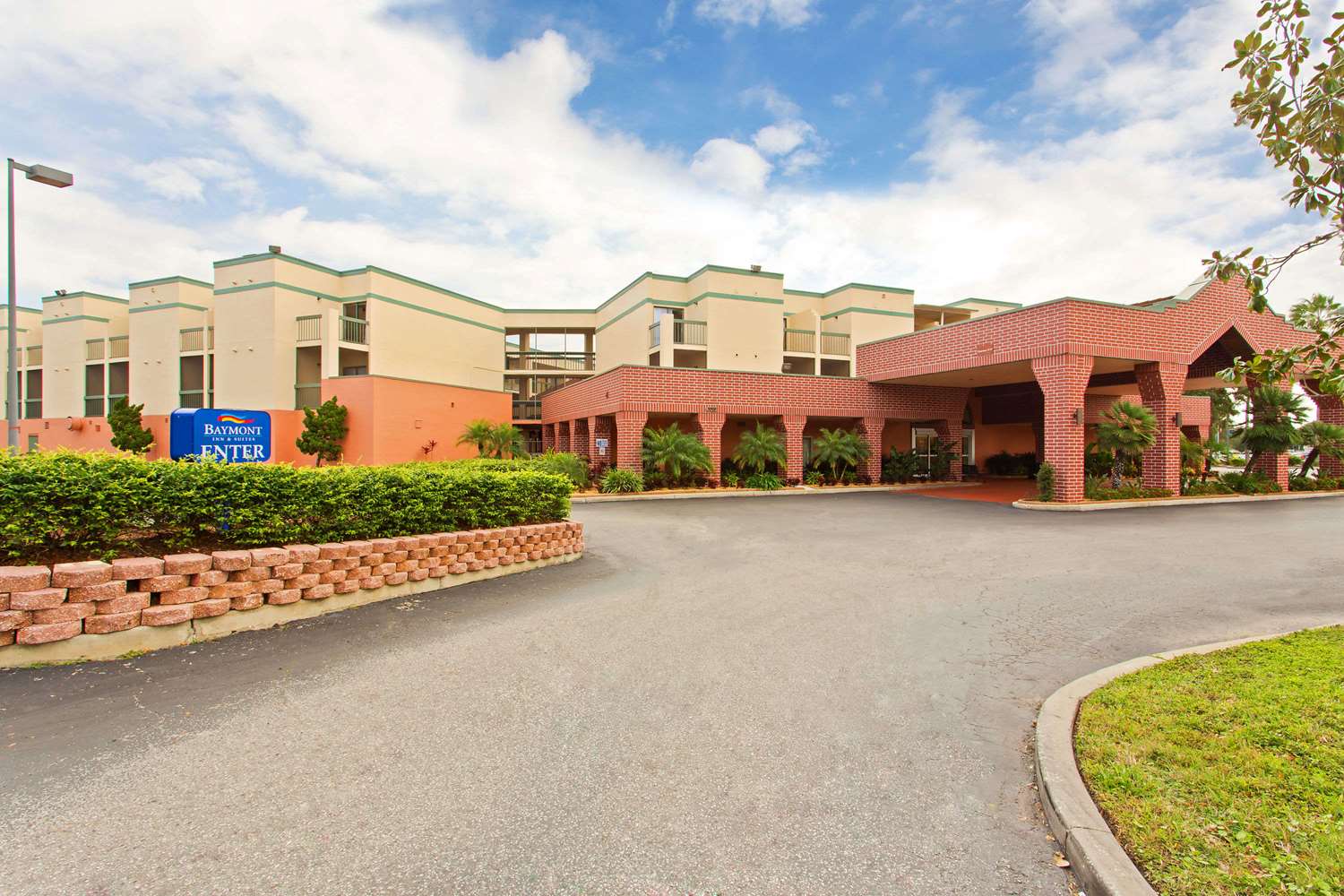 OASIS BAY SUITES, Tampa, Busch Gardens, USF 10/13