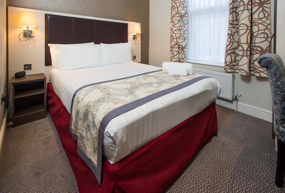 Spark by Hilton London Chiswick 20/45