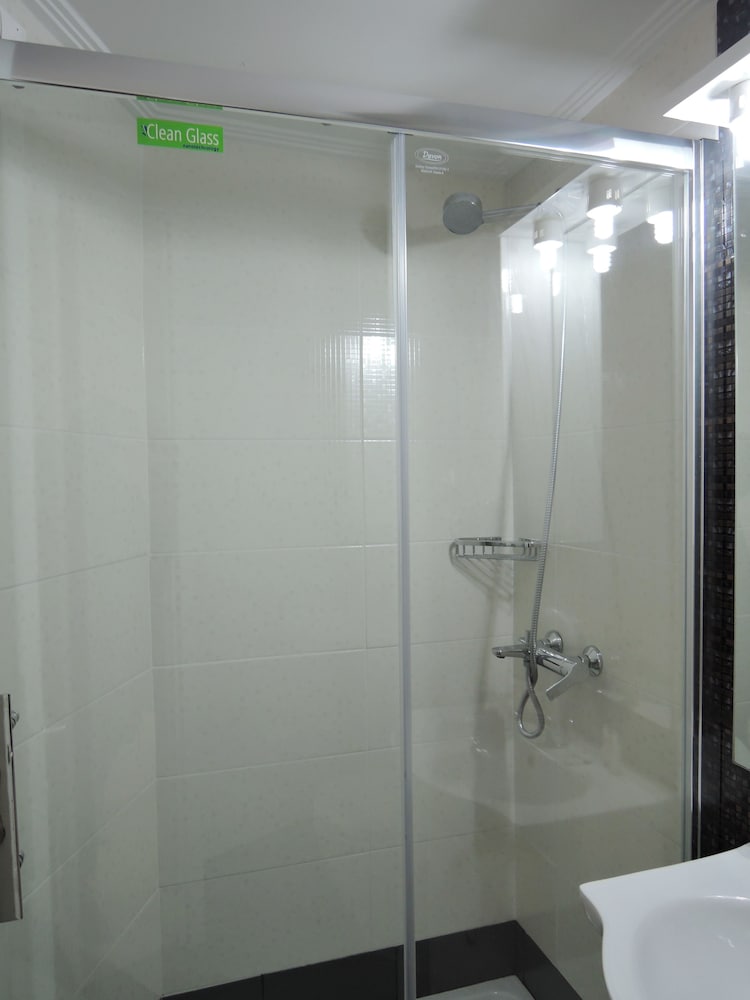 Fantasia Hotel Apartments 43/46