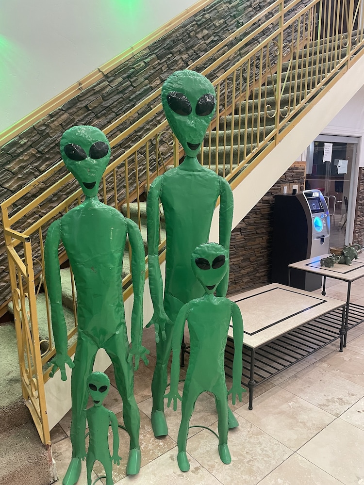 Alien Residence Inn 32/39
