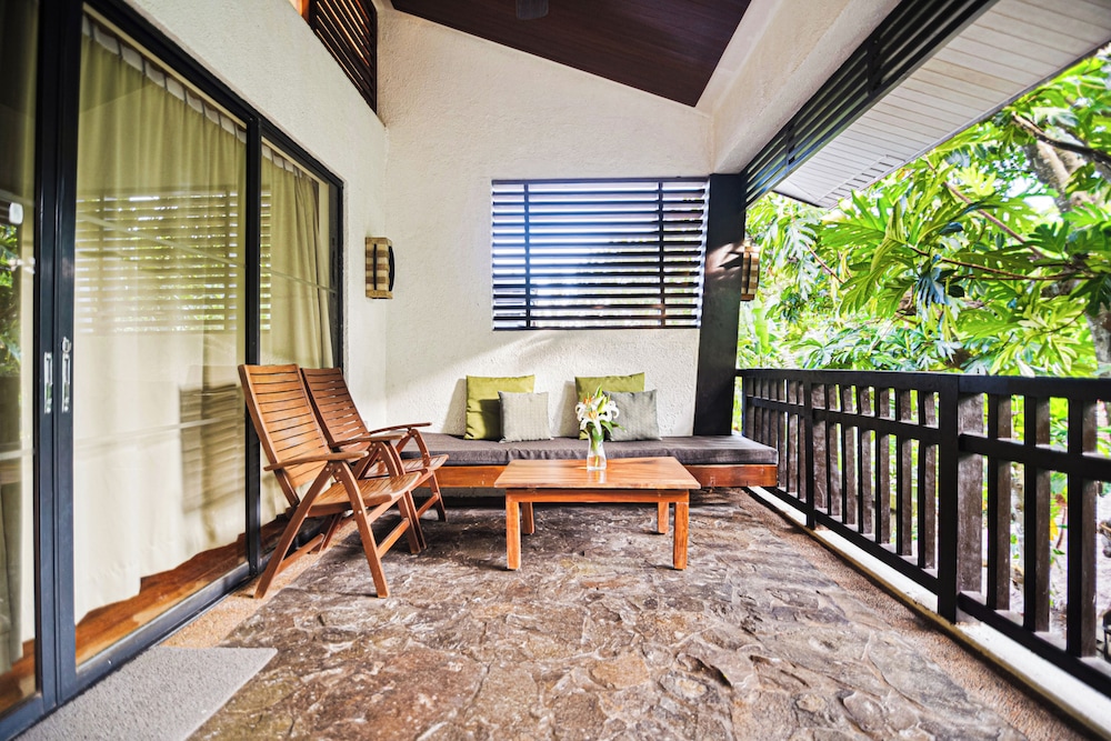 The Strand Boutique Resort 41/75