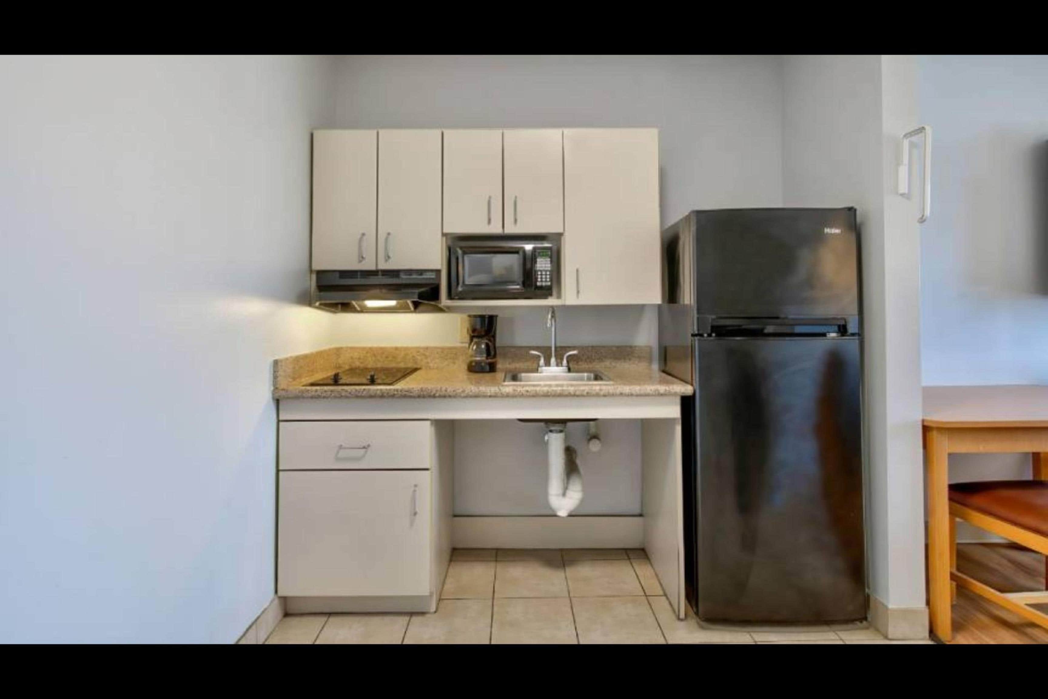 Oyo Townhouse Sulphur,LA Extended Stay I-10 18/27