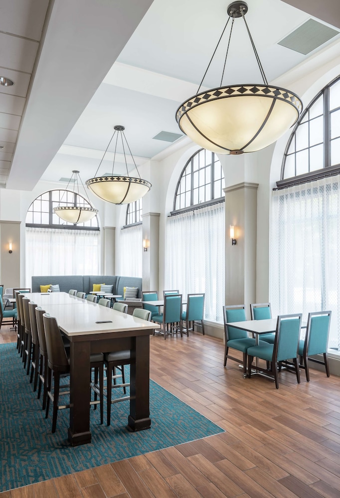 Hampton Inn and Suites Atlanta Downtown 49/56