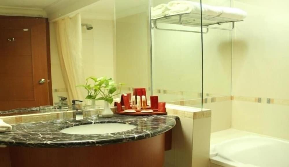Abadi Suite Hotel and Tower 26/27