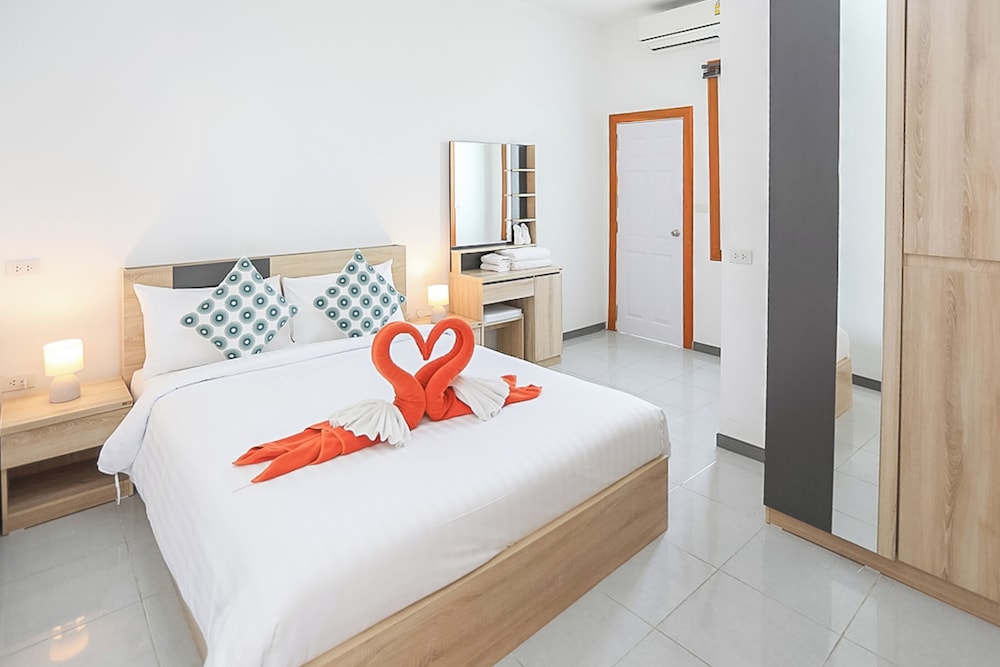ROOM, DOUBLE BED, CITY VIEW