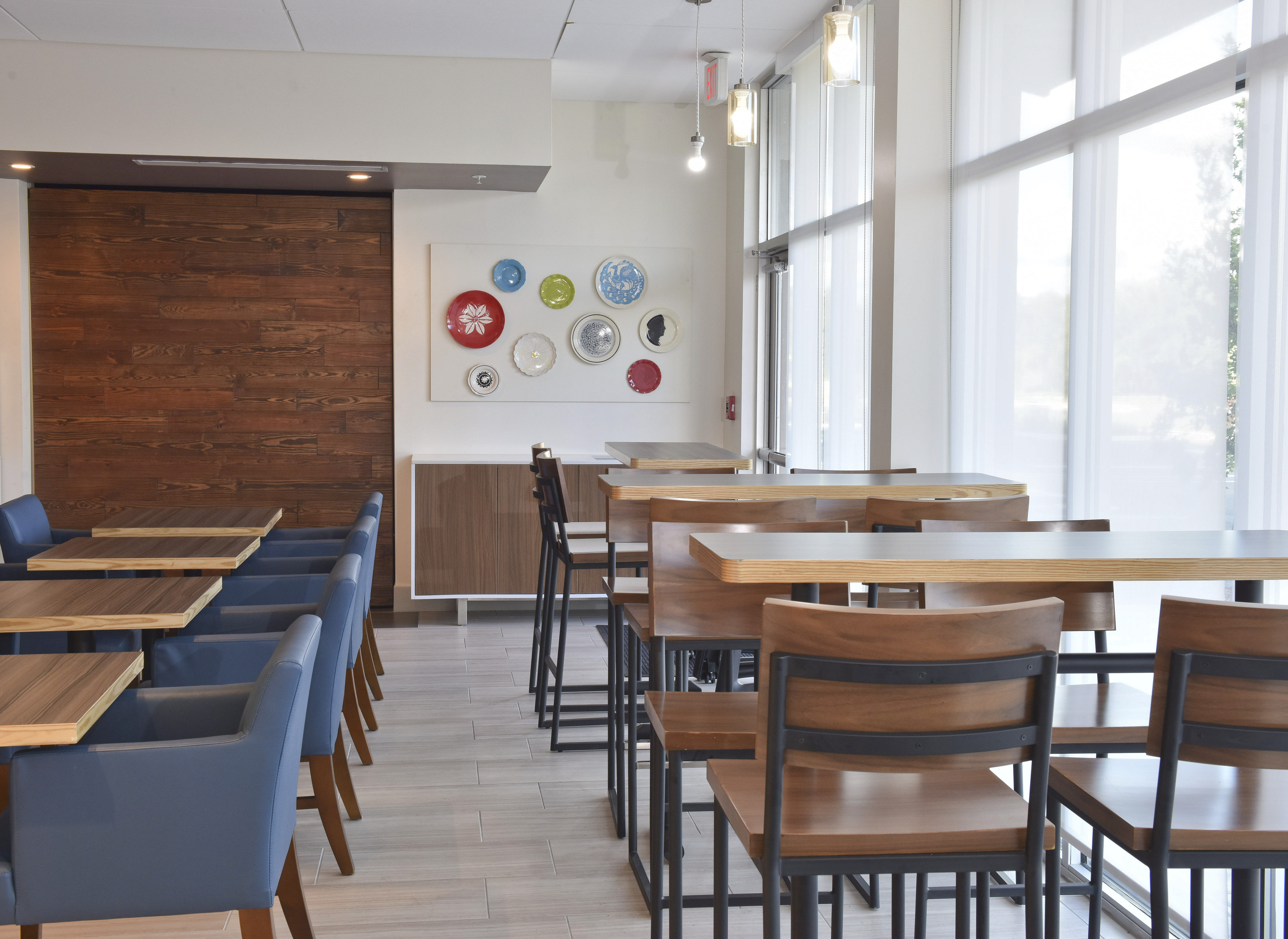 Holiday Inn Express & Suites Orlando - Lake Nona Area 33/47