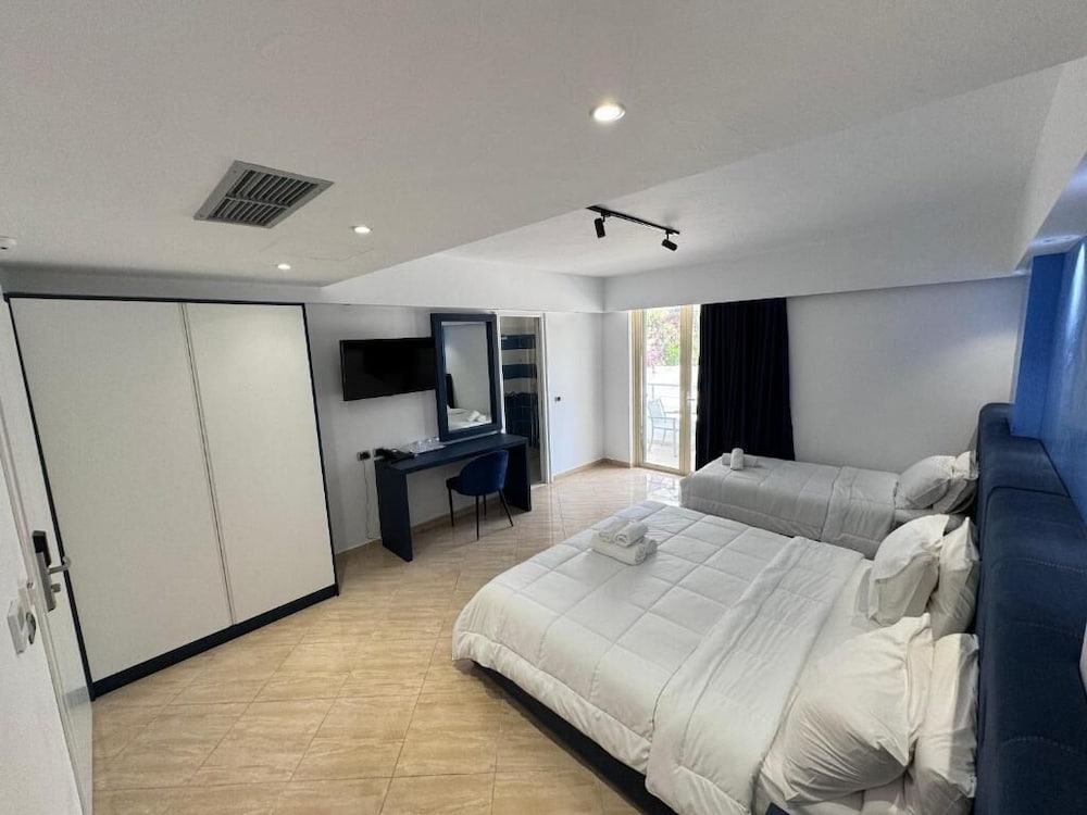 Blue Sky Hotel 17/46