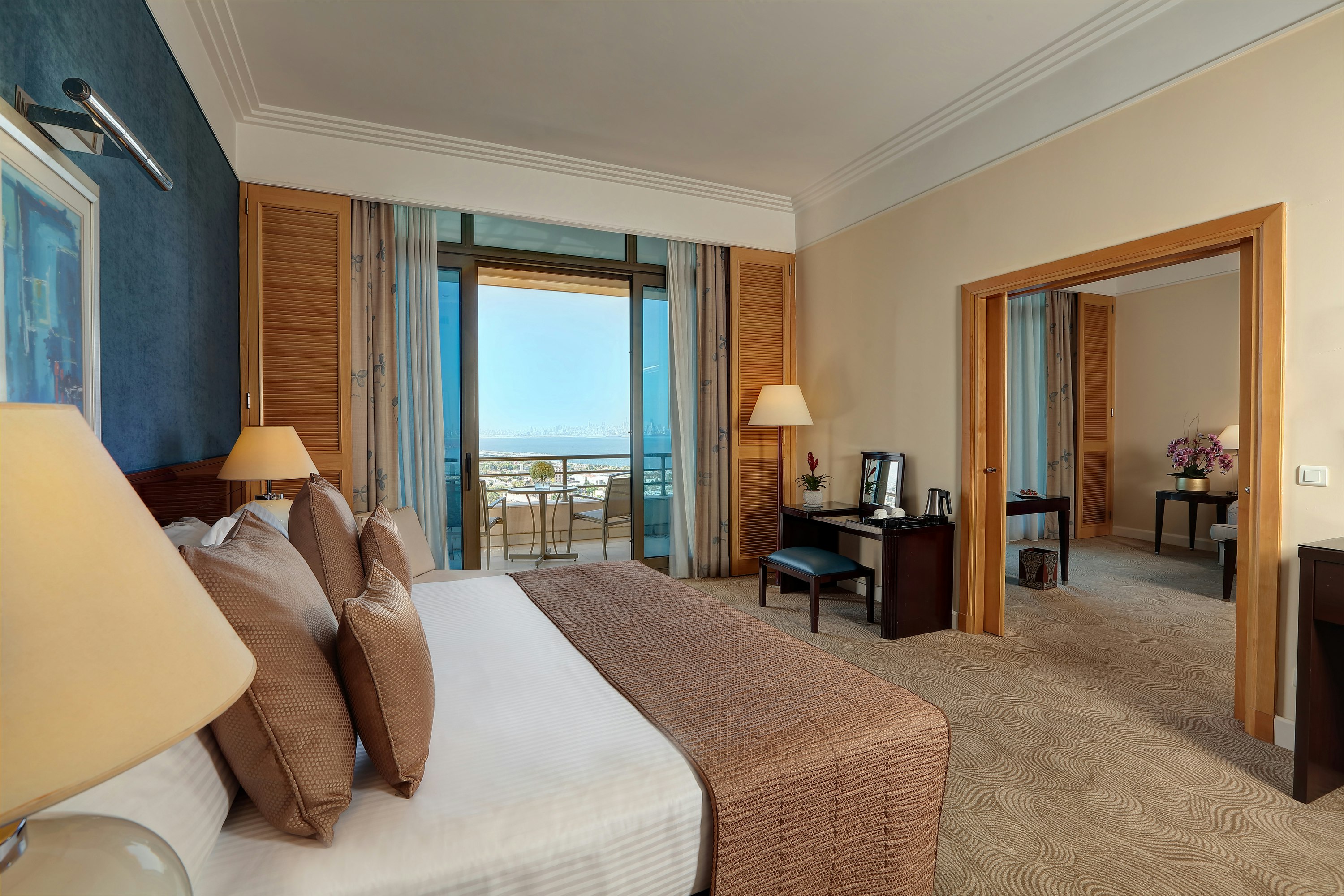 Ambassador, Suite, King Bed