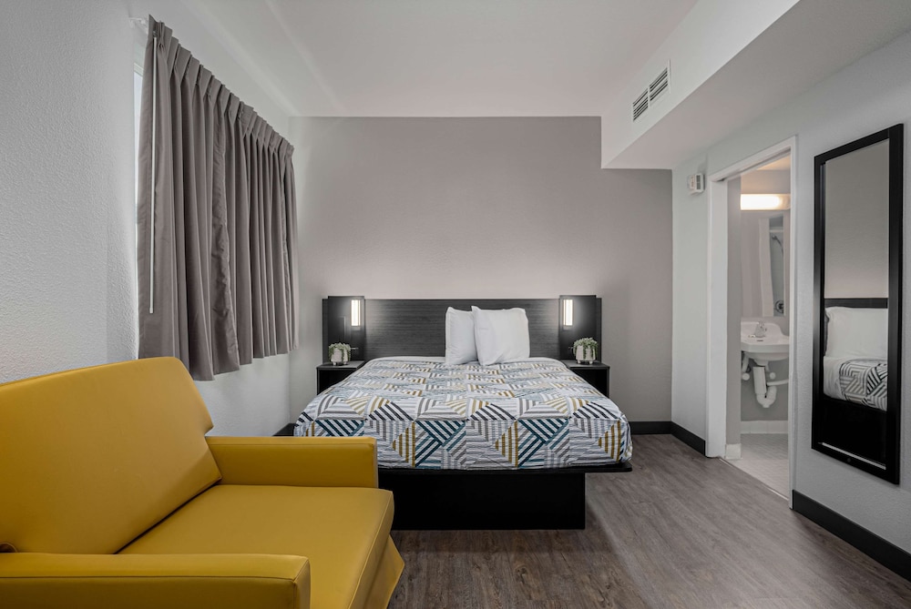 PREMIUM, QUEEN BED, ACCESSIBLE