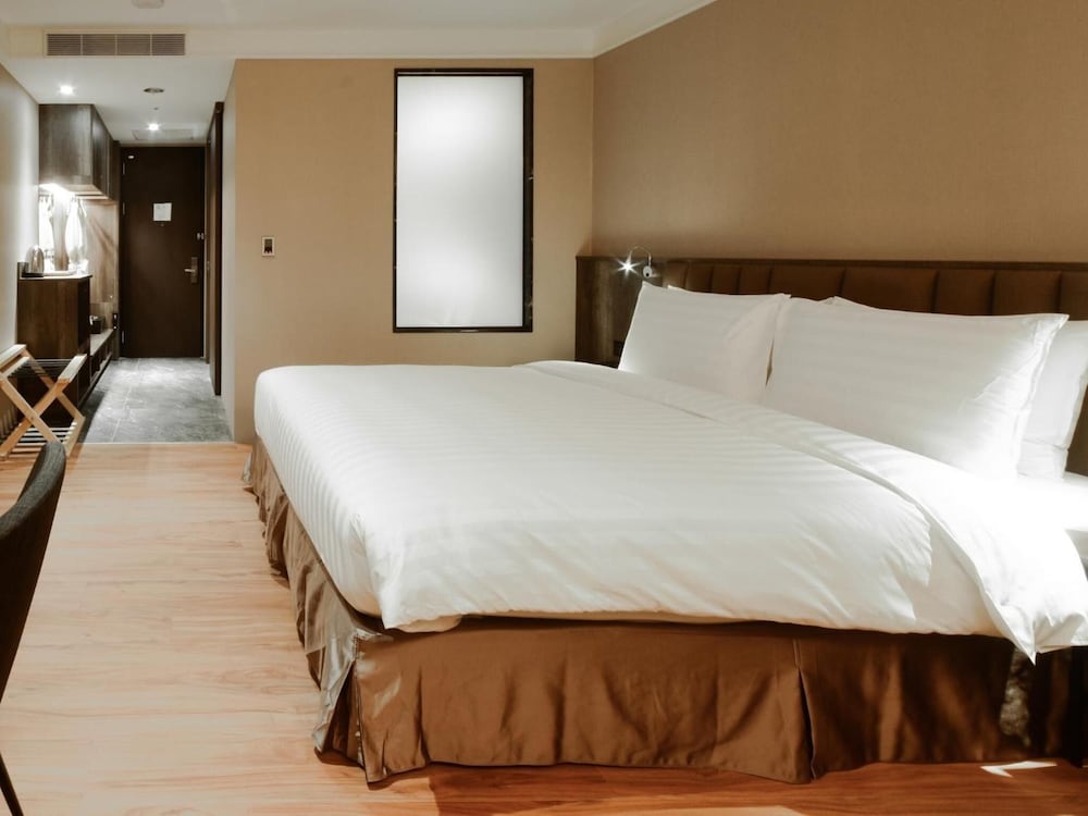 Lai Hotel 8/35