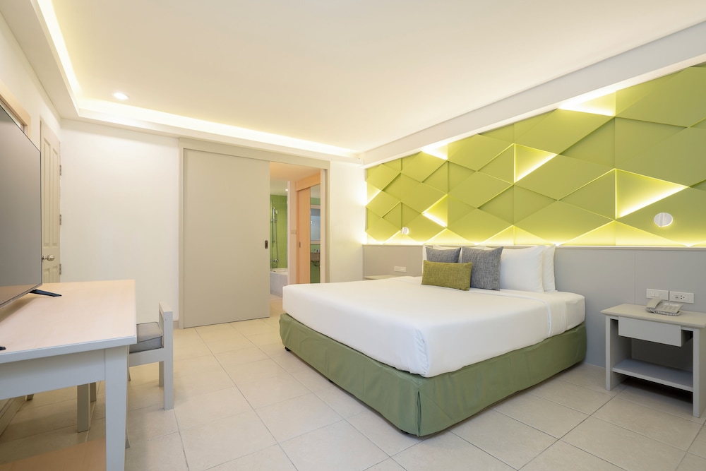 2 BEDROOMS, GARDEN VIEW