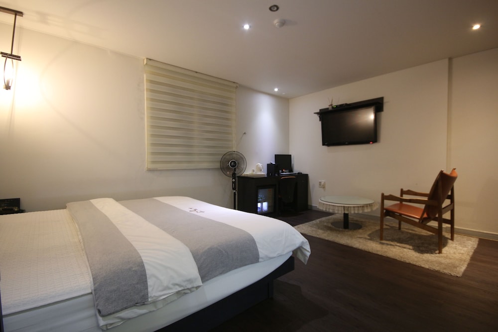 Busan H-Avenue Hotel Seomyeon Station 20/58